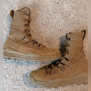 Tactical Boots 
Nike SFB Gen 2 8” Leather 
Coyote color